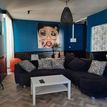 Duplex Place Du Marche Saint-Jean-dʼAngély 外观 照片